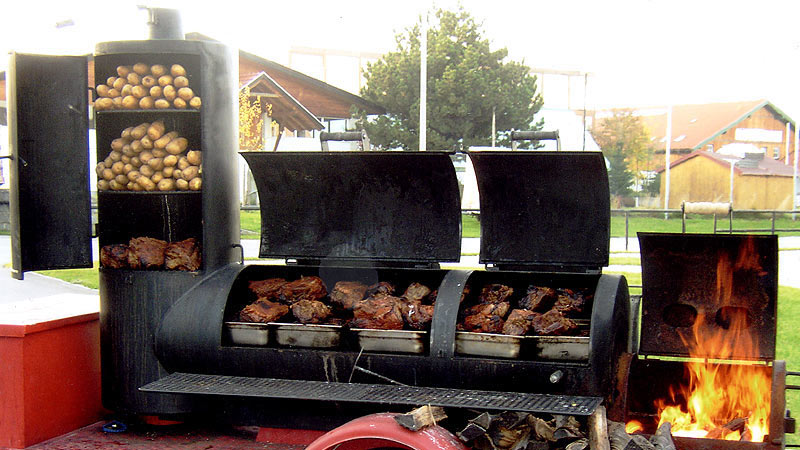 Barbecue Smoker